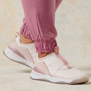 Clove Women’s Clara 1 limited edition shoes in size 7.5